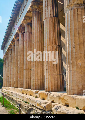 Detalle del peristilo dórico el Templo de Hefesto. El griego antiguo lugar de culto situado en el lado noroeste del Ágora de Atenas. Ática región