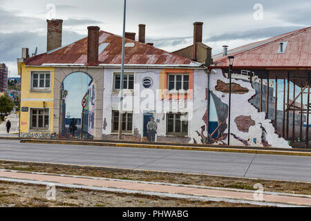 En la parte vieja de la ciudad, la calle Punta Arenas, región de Magallanes, Patagonia, Chile
