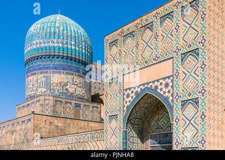 Detalle de un mosaico azul en la mezquita Bibi-Khanym (Bibi-Xonum), Samarcanda, Uzbekistán Foto de stock