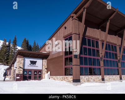 Pioneer Crossing día lodge y restaurante en la cima de pico 7, Breckenridge Ski Resort, Breckenridge, Colorado.