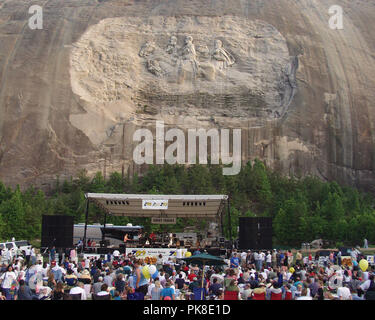 Famoso y controvertido tallando sobre la faz de la montaña de piedra en