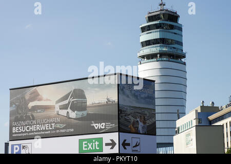 Aeropuerto Internacional de Viena en Swechat torre ATC, Austria Foto de stock