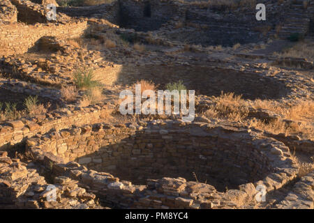 Kiva Anasazi ruinas de pueblo del Arroyo, Cañón del Chaco, Nuevo México. Fotografía Foto de stock
