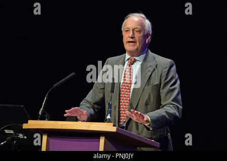 Neil Hamilton, habla durante la conferencia anual de PI en el Centro Internacional de Convenciones de Birmingham. Foto de stock