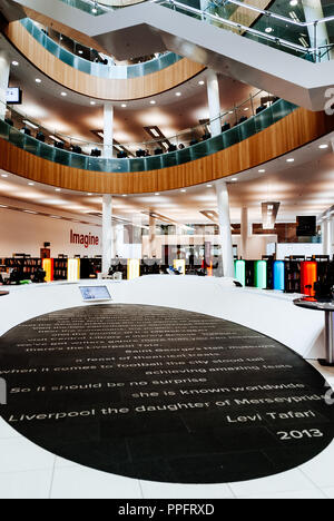 Imaginar. La Biblioteca Central de Liverpool, Merseyside, Reino Unido de marzo de 2017.