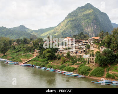 Nong Khiaw, Laos, Indochina, en el sudeste de Asia, Asia Foto de stock