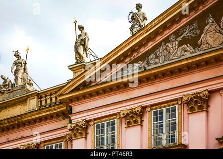 El 18th-century Palace Primada. Actualmente, un music hall y la oficina del alcalde en Bratislava, Eslovaquia Foto de stock