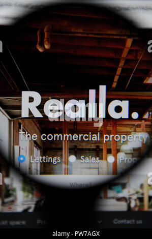 La propiedad comercial Realla website Foto de stock