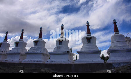 Thiksay (monasterio de Tikse) encaramado en lo alto de una colina, el valle del Indo, Ladakh, India Foto de stock