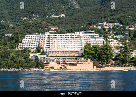 Hotel, Costa, Nissaki, isla de Corfú, las Islas Jónicas, el Mar Mediterráneo, Grecia Foto de stock