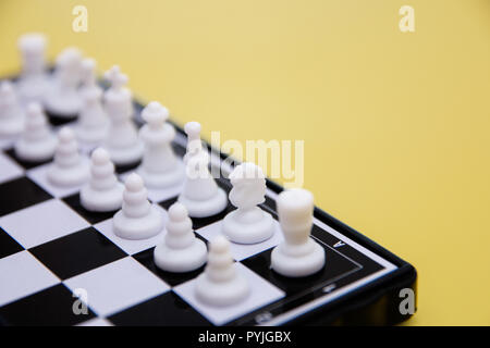 Chess board without chess pieces Imágenes de stock en blanco y negro - Alamy