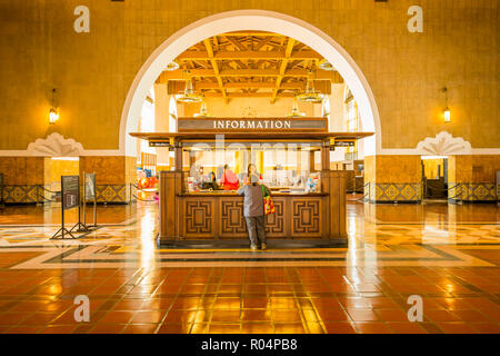 Vista del interior de Union Station en Los Ángeles, California, Estados Unidos de América, América del Norte Foto de stock