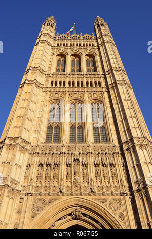 Torre de Victoria, las Casas del Parlamento, el Palacio de Westminster, London, England, Reino Unido
