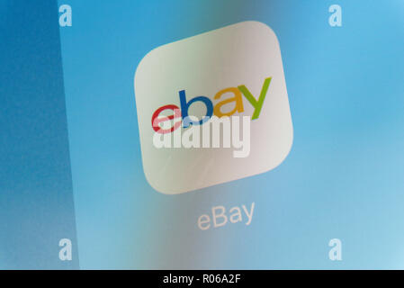 Aplicación de Ebay en la pantalla de teléfono móvil Foto de stock