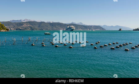 Hermosa vista panorámica del golfo de los poetas desde Portovenere, Liguria, Italia Foto de stock