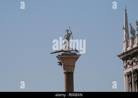Venecia, Piazza San Marco, San Teodoro y de columna de la Biblioteca Marciana Foto de stock
