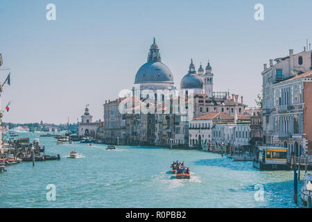 Día soleado en Venecia, Italia