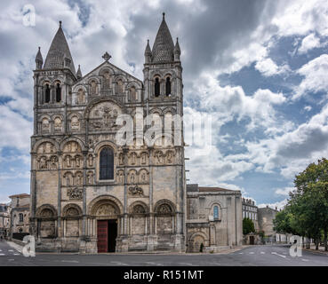 Cathédrale Saint-Pierre d'Angoulême Foto de stock