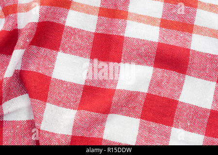 Rojo y blanco a cuadros arrugados cocina textura de fondo Foto de stock