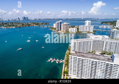 Miami Beach Florida, Biscayne Bay water, vista aérea de pájaro arriba, Flamingo South Beach condominio, rascacielos altos Foto de stock