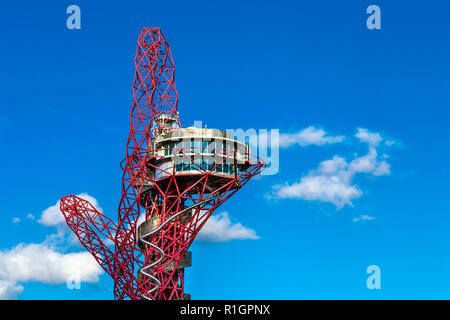 Arcelor Mittal Orbit por Anish Kapoor en la Villa Olímpica, Londres, Inglaterra Foto de stock