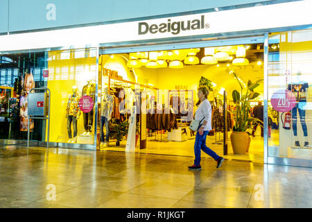 Desigual Archivos - Centro Comercial The Outlet Stores Alicante