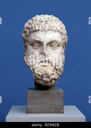 Cabeza de Heracles. Roma, siglo II D.C. mármol. Roman héroe mitológico. NY Carlsberg Glyptotek , Copenhague, Dinamarca. Foto de stock