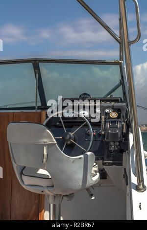 Vista detallada de control Panel en barco privado, Angola Foto de stock