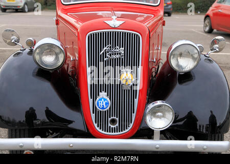 Austin 7, siete, vintage, modelo 1938, antiguos, clásicos, automóvil, coche, vehículo, cuatro puertas, puertas, radiador, barbacoa, detalle, coches Foto de stock