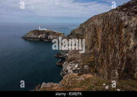 South Stack Lighthouse, Holy Island, Anglesey, Norte de Gales, Reino Unido. Foto de stock