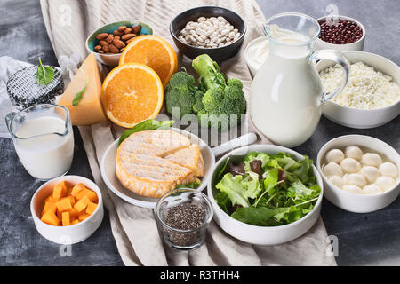 Los Alimentos Ricos En Calcio La Comida Saludable Fotograf A De Stock Alamy