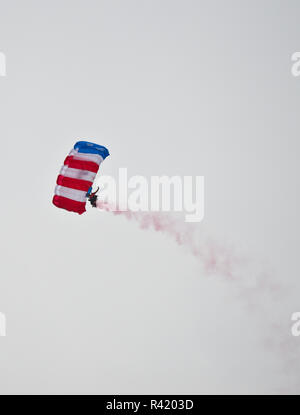 En Oshkosh, Wisconsin, EE.UU., AirVenture 2016, Equipo de Paracaidistas patriota Foto de stock