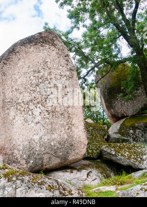 Rocas de antiguos megalitos beglik Tash, Bulgaria