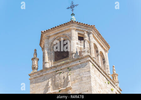 Torre del reloj en la Plaza de Andalucia, Úbeda, Jaén, España Foto de stock