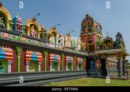 Templo hindú cerca de Point Pedro, distrito de Jaffna, Sri Lanka Foto de stock