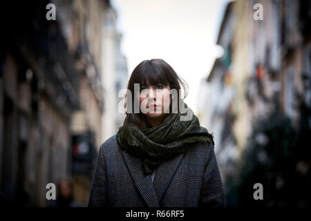 Chole Bird posa durante una sesión de retrato en Madrid. Foto de stock