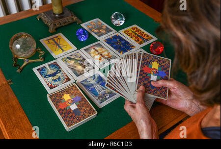 Mapas de Tarot, tarot, play, Tarotspiel Tarotkarten Foto de stock