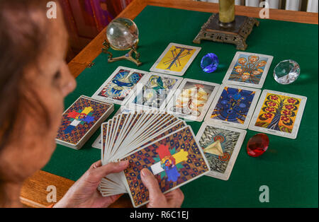 Mapas de Tarot, tarot, play, Tarotspiel Tarotkarten Foto de stock