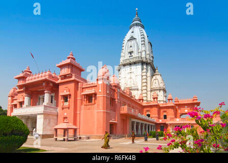 Nueva Vishwanath Templo o Birla Mandir, la Universidad Hindú de Benares, Varanasi, India Foto de stock