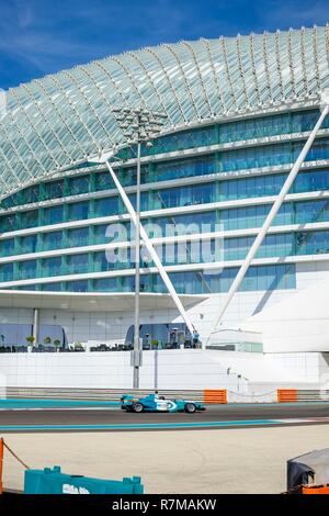 Los Emiratos Árabes Unidos, Abu Dhabi, Yas Island, Abu Dhabi Yas Viceroy Hotel de lujo cerca del circuito de Fórmula 1 Yas Marina Foto de stock