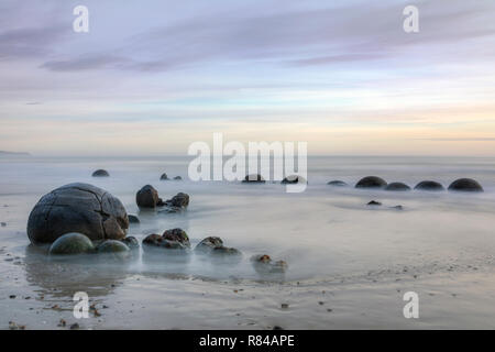 Moeraki Boulders, Playa Koekohe, Otago, Isla del Sur, Nueva Zelanda Moeraki Boulders, Playa Koekohe, Otago, Isla del Sur, Nueva Zelanda