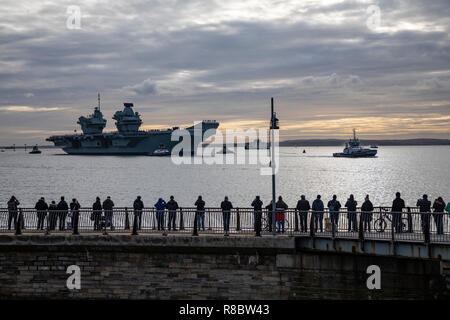 HMS Queen Elisabeth Portsmouth Foto de stock