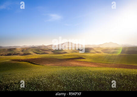 Hermoso paisaje en Irán con Sol Foto de stock