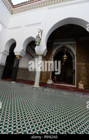 La hermosa Záwiya Mausoleo Moulay Idriss II en Fes, Marruecos. Foto de stock