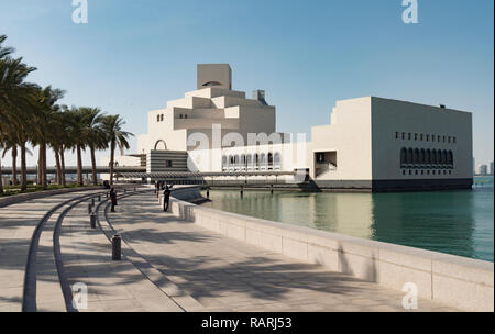 Vista del Museo de Arte Islámico en Doha, Qatar. Arquitecto IM Pei Foto de stock
