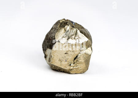 mordedura tambor embudo El hierro de la pirita, es un sulfuro de hierro. Pirita es considerado el  más común de mineral de sulfuro Fotografía de stock - Alamy
