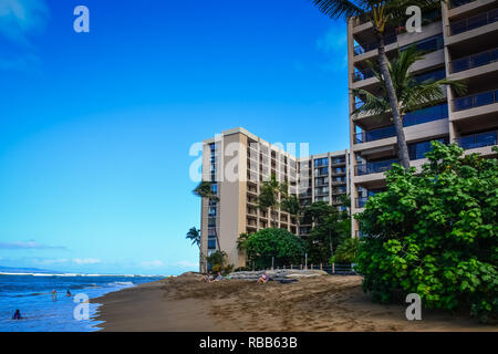 Adorable Kahana Beach en Maui, Hawai. Situado entre Kaanapali y Kapalua, en la costa noroeste. Gran vista de Molokai a través del agua