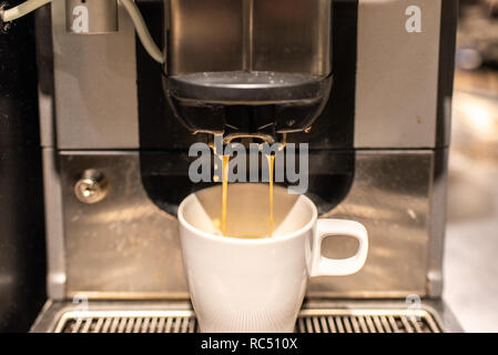 Máquina espresso de vapor industrial de leche y café Máquina espresso de vapor industrial de leche y café