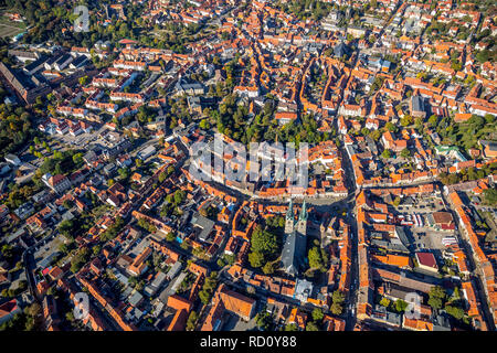 Foto aérea, descripción, Quedlinburg - Neustadt, santa iglesia de San Nicolás, la nueva iglesia de la ciudad jardín, Quedlinburg, distrito de Harz, en el Estado federado de Sajonia-Anhalt, Alemania, Europa, K