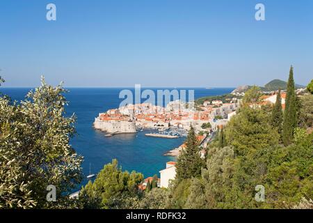 Vistas de Dubrovnik desde la montaña de SRD, Croacia, Europa Foto de stock